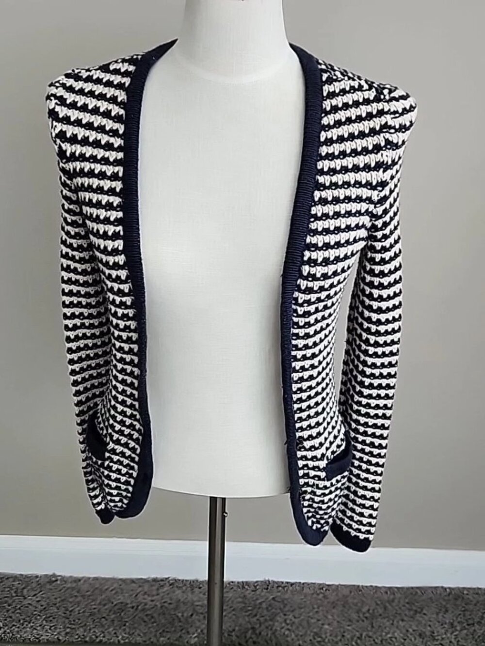 Tommy Hilfiger textured Navy ivory knit cardigan jacket XS. C4